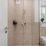 Global - Ay Homes * Augsburgo