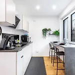 Global - Ay Homes Apartamento