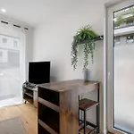 Global - Ay Homes Apartmán